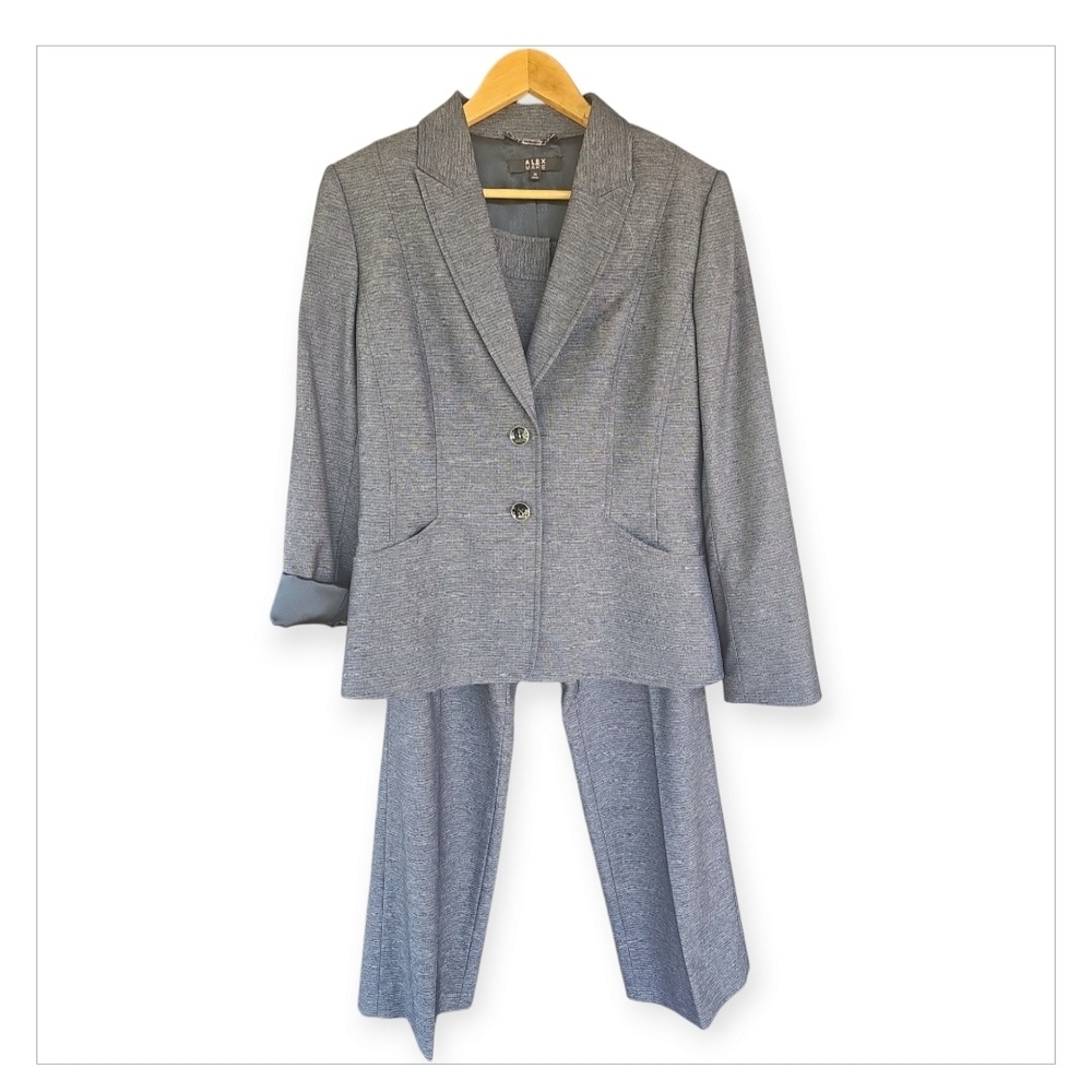 Gray Two-Piece Suit Set​